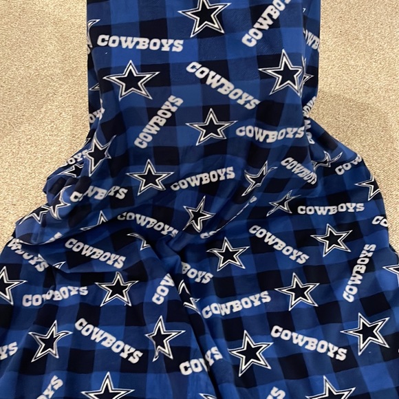 Custom made fleece Dallas cowboys blanket - Picture 3 of 3